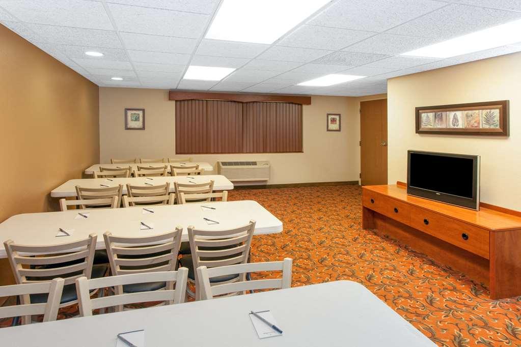 Americinn By Wyndham Greenville Bagian luar foto