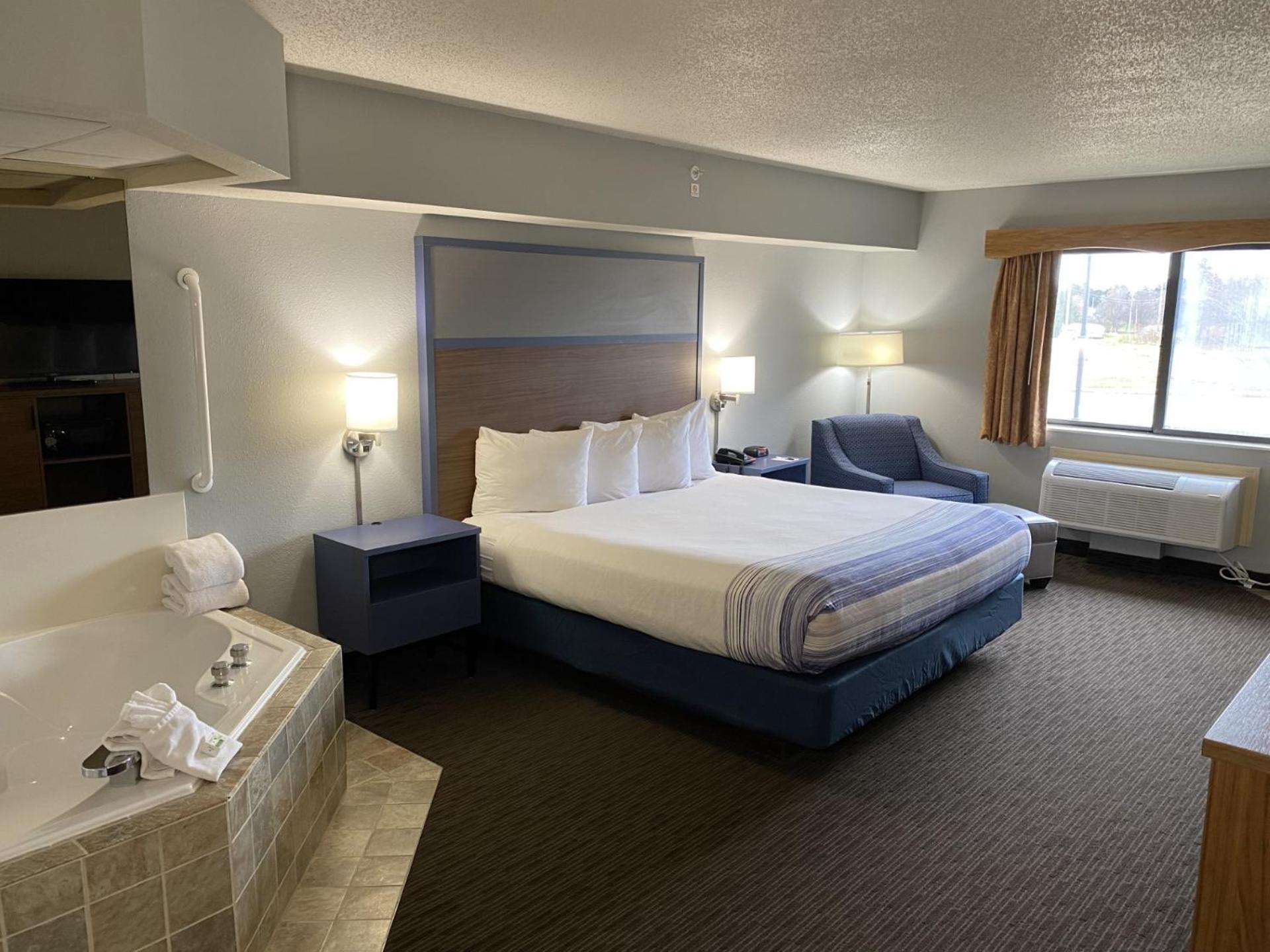 Americinn By Wyndham Greenville Bagian luar foto
