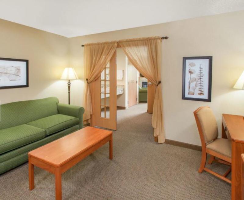 Americinn By Wyndham Greenville Bagian luar foto